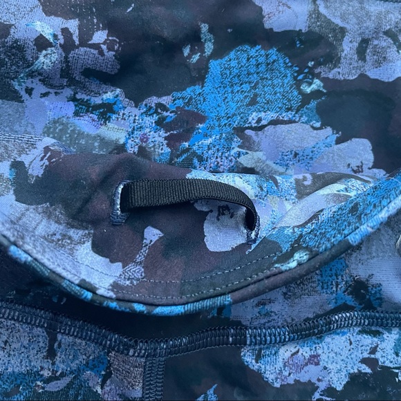 Blue Floral Lululemon Fast & Free 7/8 Tight - size 4 - Picture 7 of 7